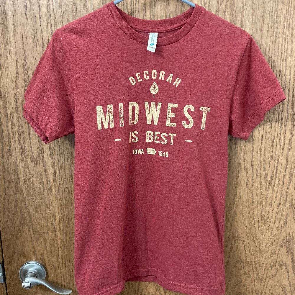 Decorah Iowa Soft Rust Colored T-shirt - XS NWOT
